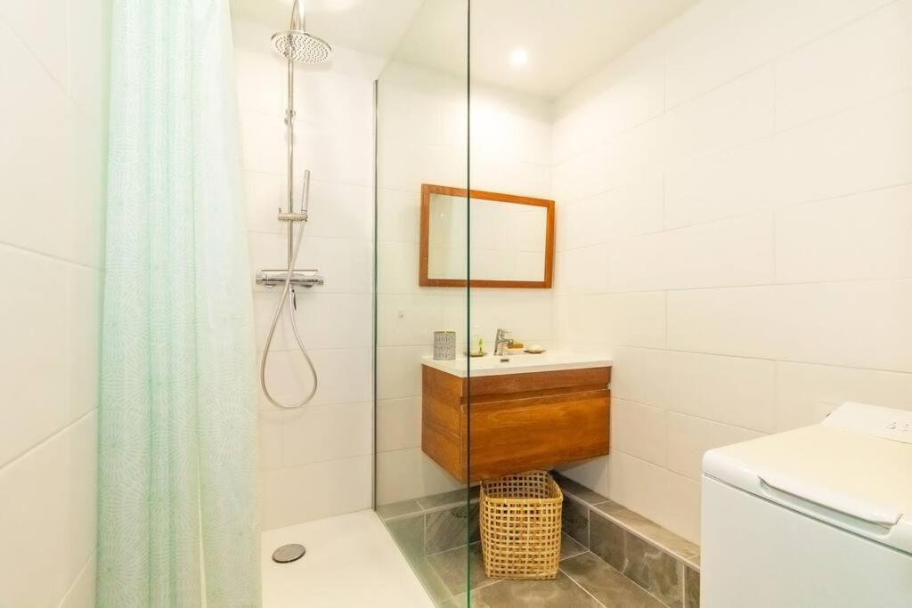 Exotica - En Plein Coeur De St Gilles Les Bains Apartment Сен Жилс ле Бен Екстериор снимка