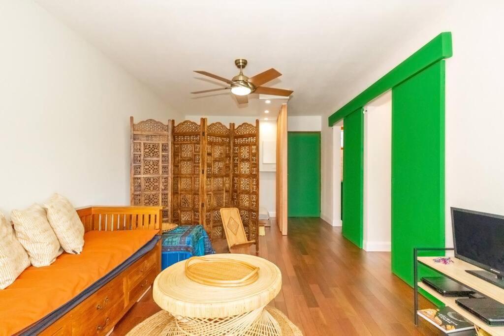Exotica - En Plein Coeur De St Gilles Les Bains Apartment Сен Жилс ле Бен Екстериор снимка